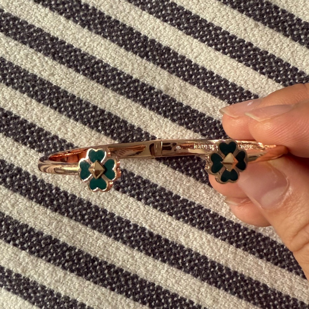 Kate spade rose gold 4 leaf clover bracelet - Picture 4 of 8